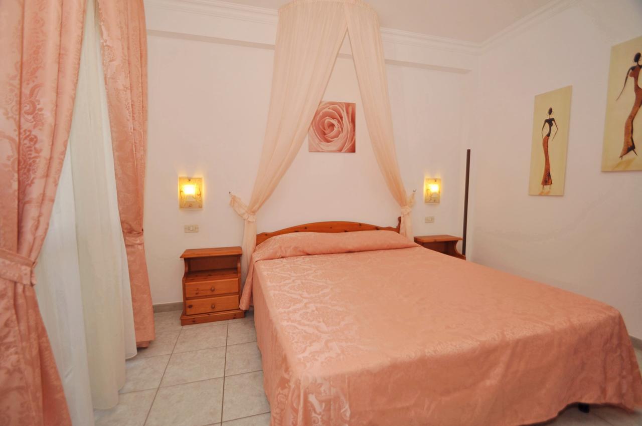 Residence Mezzaluna Каровиньо Экстерьер фото