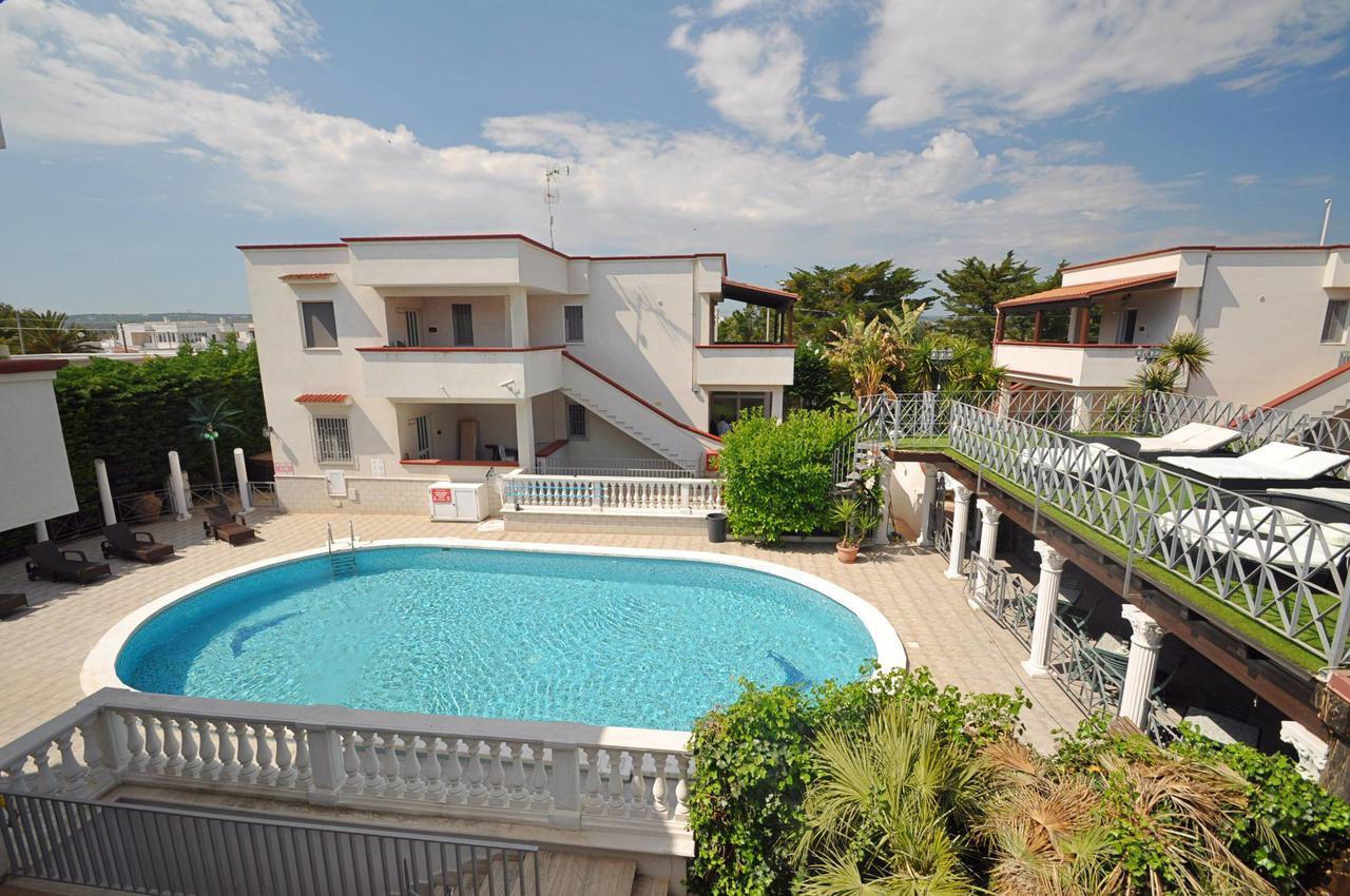 Residence Mezzaluna Каровиньо Экстерьер фото