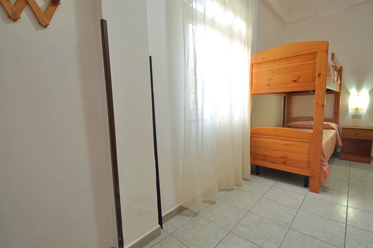 Residence Mezzaluna Каровиньо Экстерьер фото