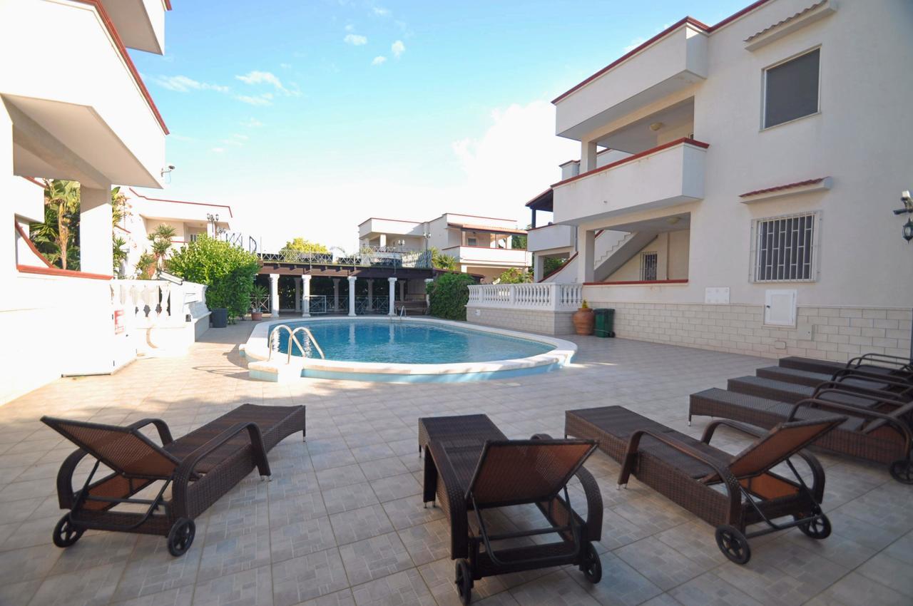 Residence Mezzaluna Каровиньо Экстерьер фото