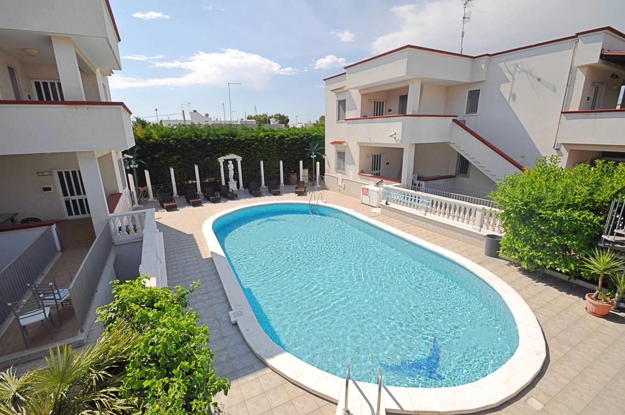 Residence Mezzaluna Каровиньо Экстерьер фото